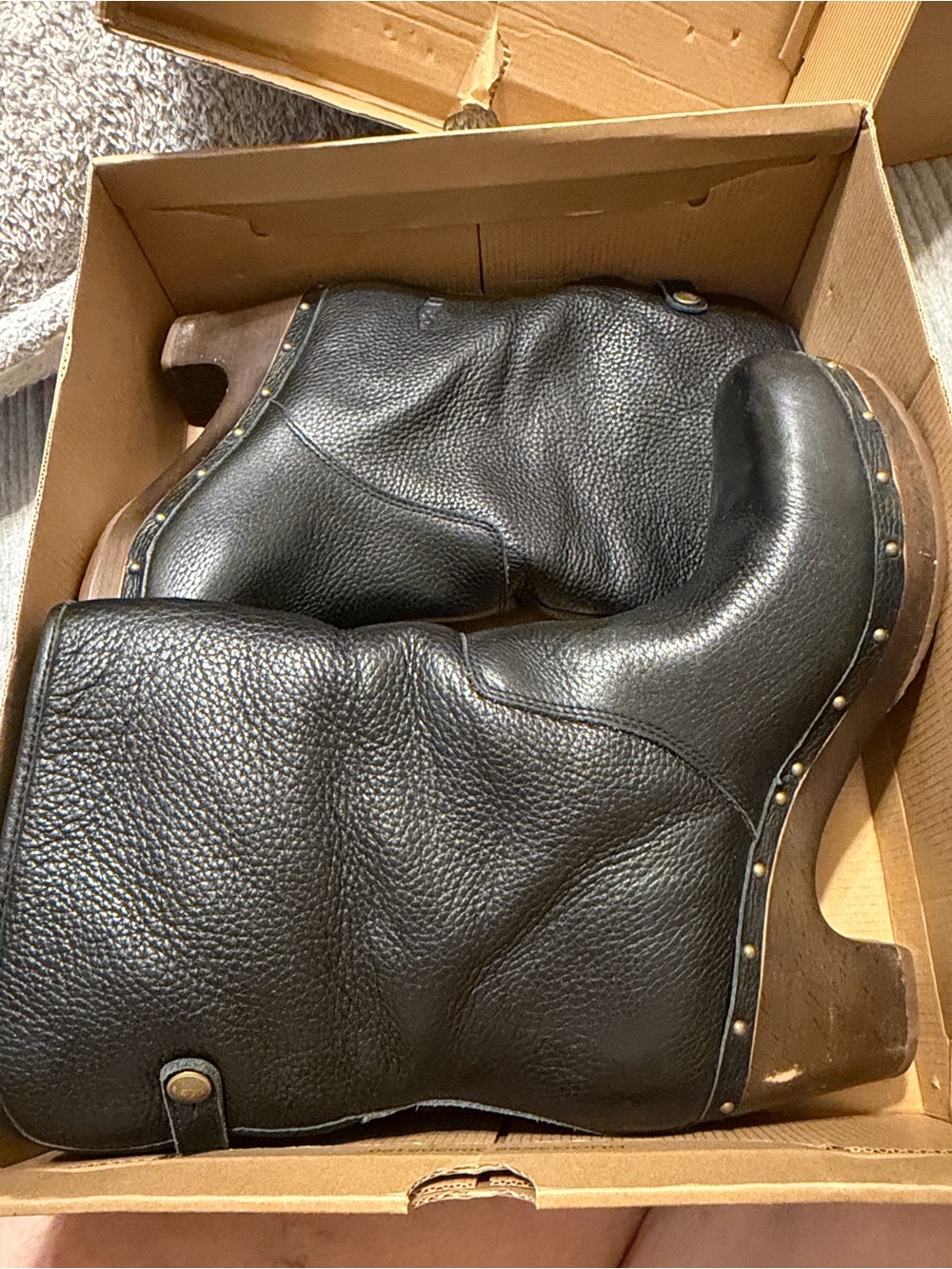 Black Leather WoMen's Studded Heel Boots size 11